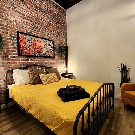 Loft Style Industriel-Centre-Ville+Parking Gratuit مدينة كويبيك الغرفة الصورة