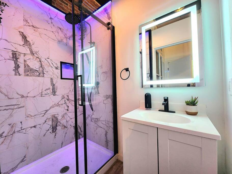 Loft Style Industriel-Centre-Ville+Parking Gratuit مدينة كويبيك الغرفة الصورة