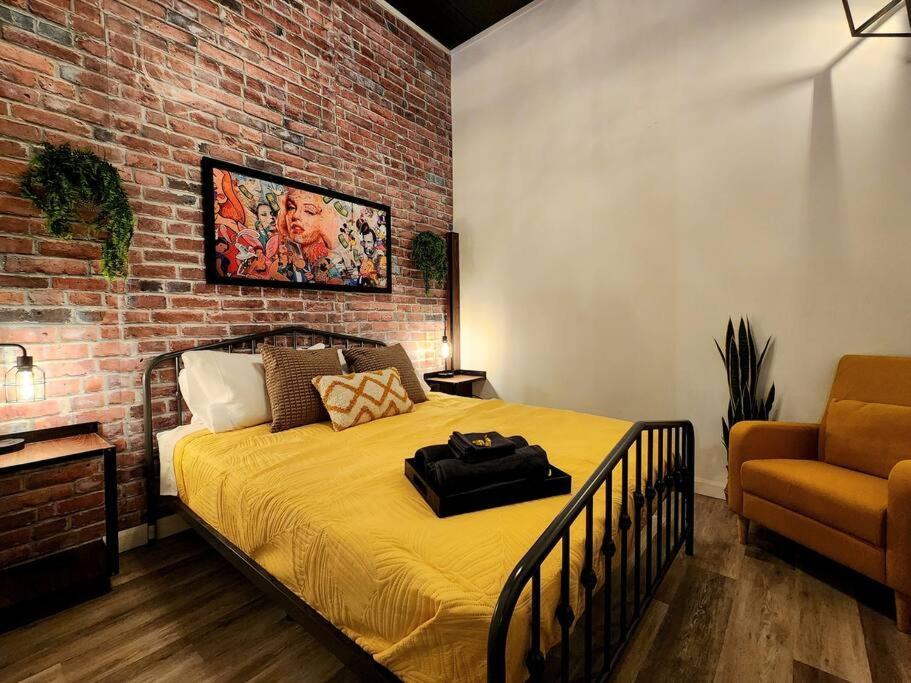 Loft Style Industriel-Centre-Ville+Parking Gratuit مدينة كويبيك الغرفة الصورة